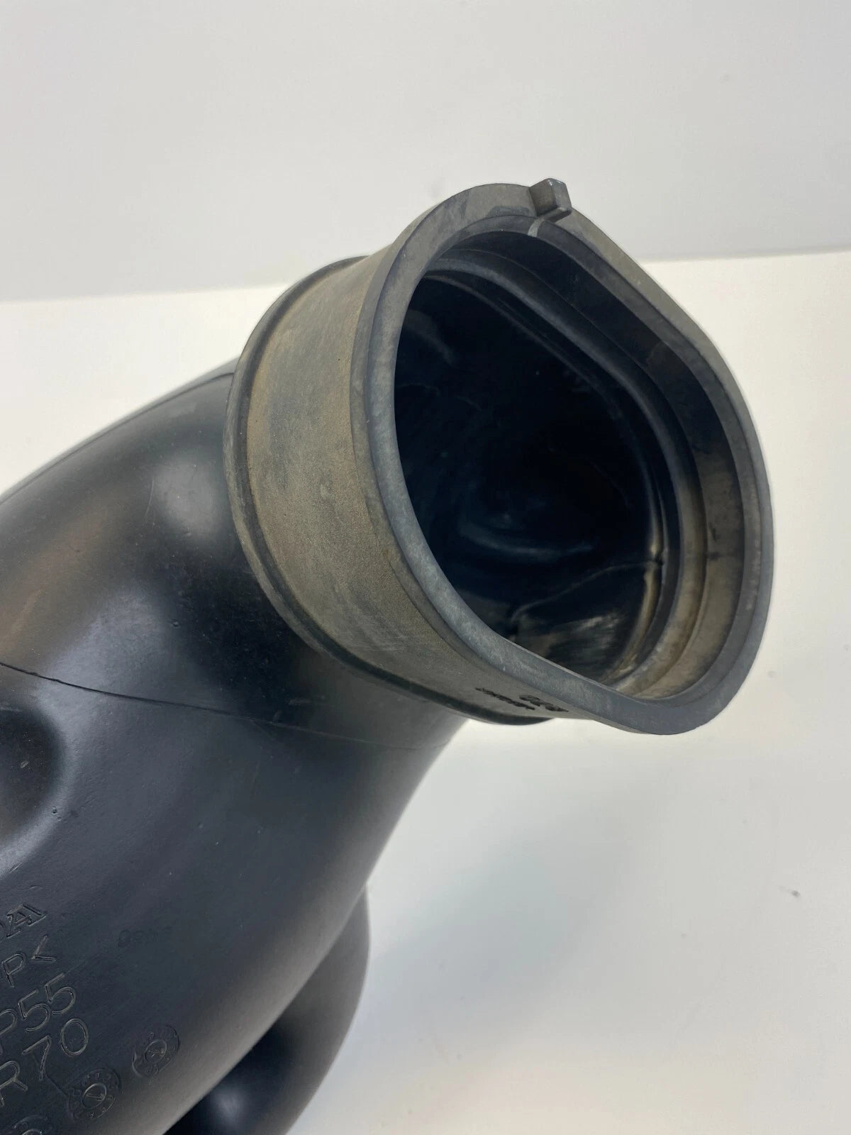 2010 2011 HONDA ACCORD CROSSTOUR 3.5L V6 AIR INTAKE CLEANER HOSE DUCT TUBE OEM