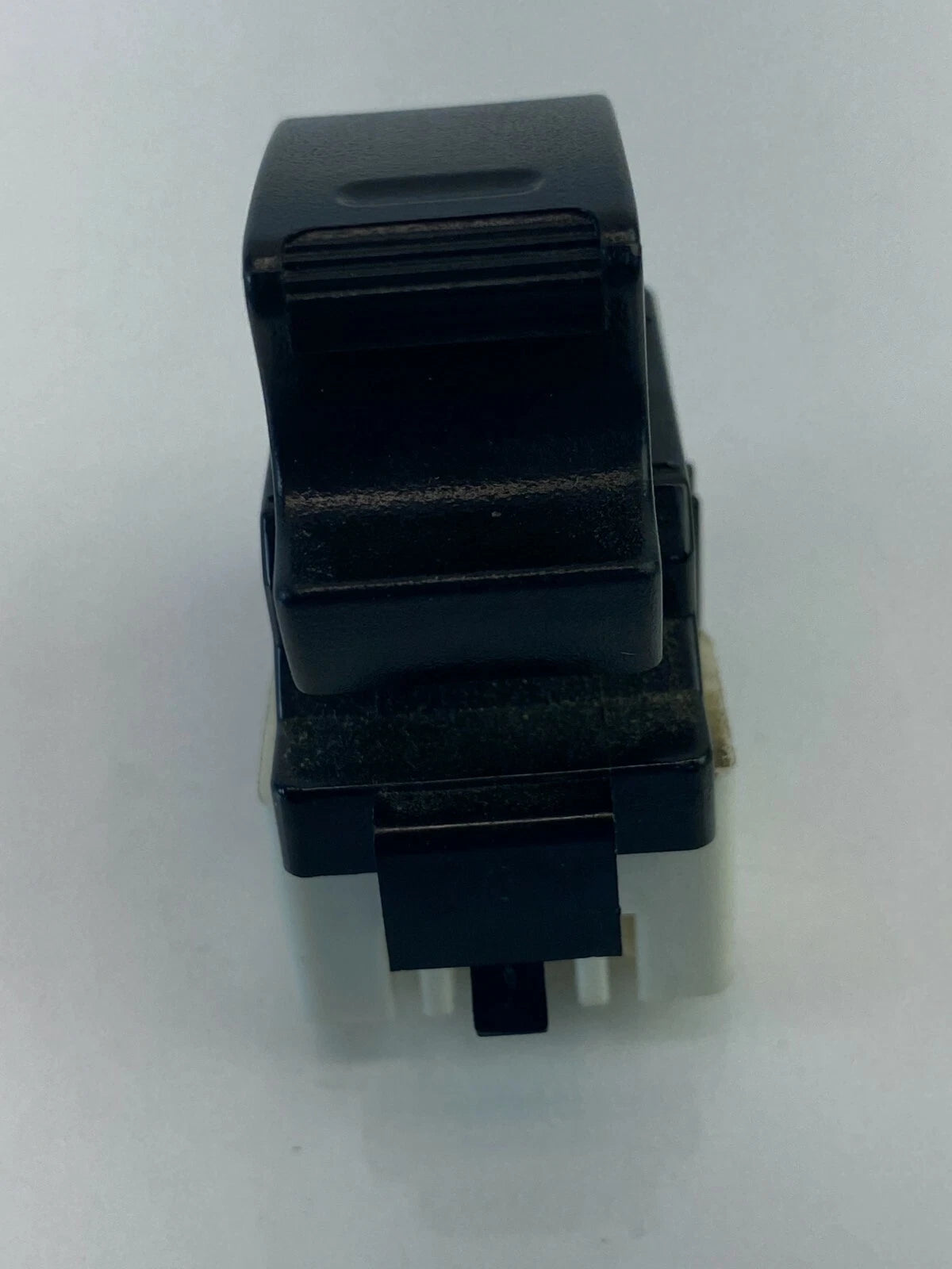 04-09 TOYOTA PRIUS 03-08 TOYOTA MATRIX REAR LEFT SIDE DOOR WINDOW BUTTON SWITCH