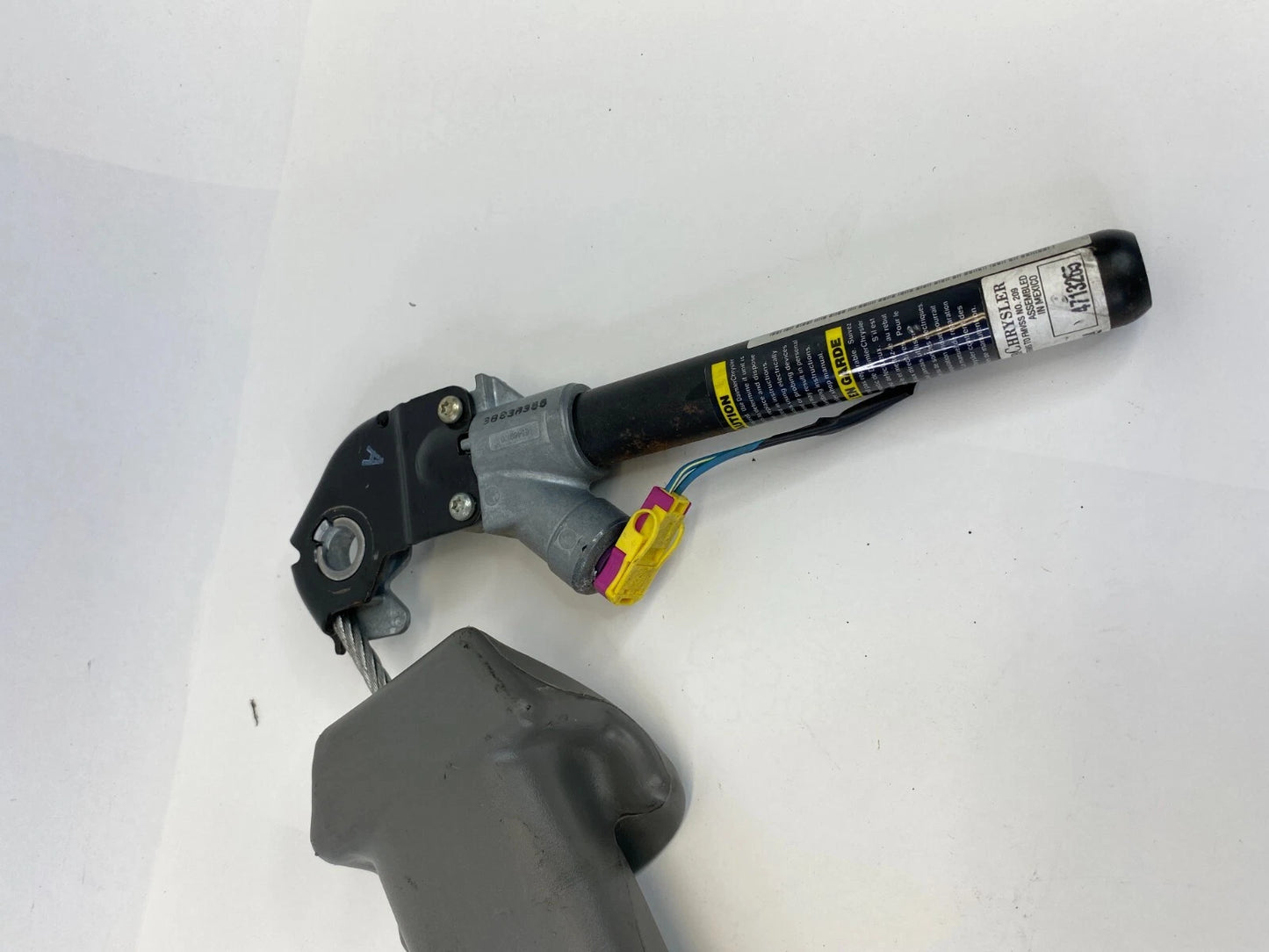 2004 2005 DODGE CARAVAN FRONT RIGHT PASSENGER SIDE SEAT BELT BUCKLE END ASSY OEM