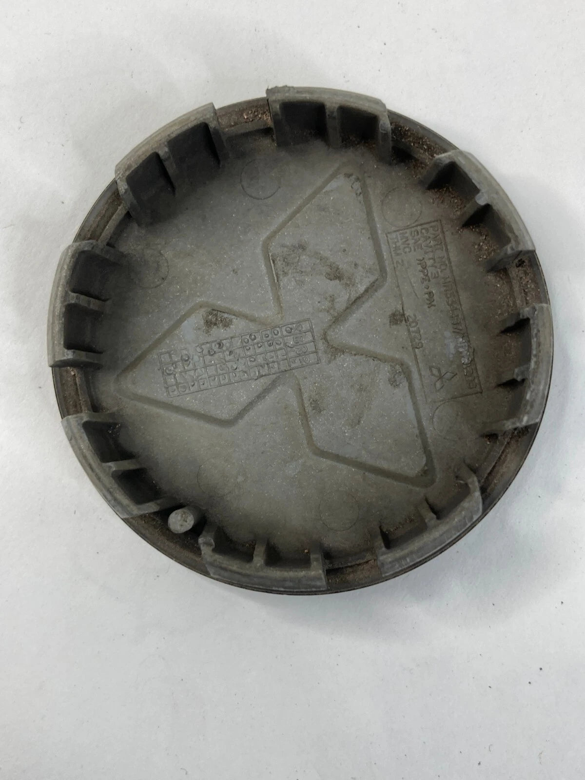 2005 MITSUBISHI ECLIPSE WHEEL RIM HUBCAP CENTER CAP HUB CAP COVER MR491203