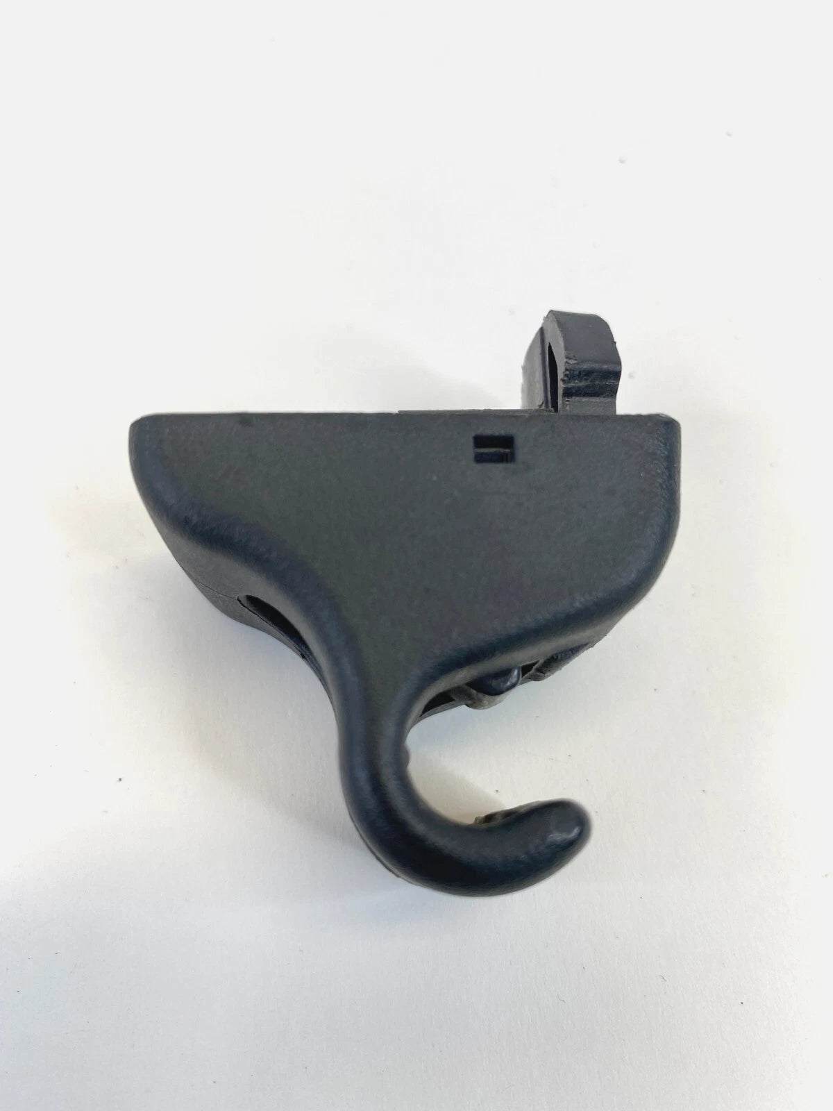 2014-2019 KIA SOUL FRONT LEFT SIDE SUNVISOR SUN VISOR HOLDER CLIP RETAINER OEM