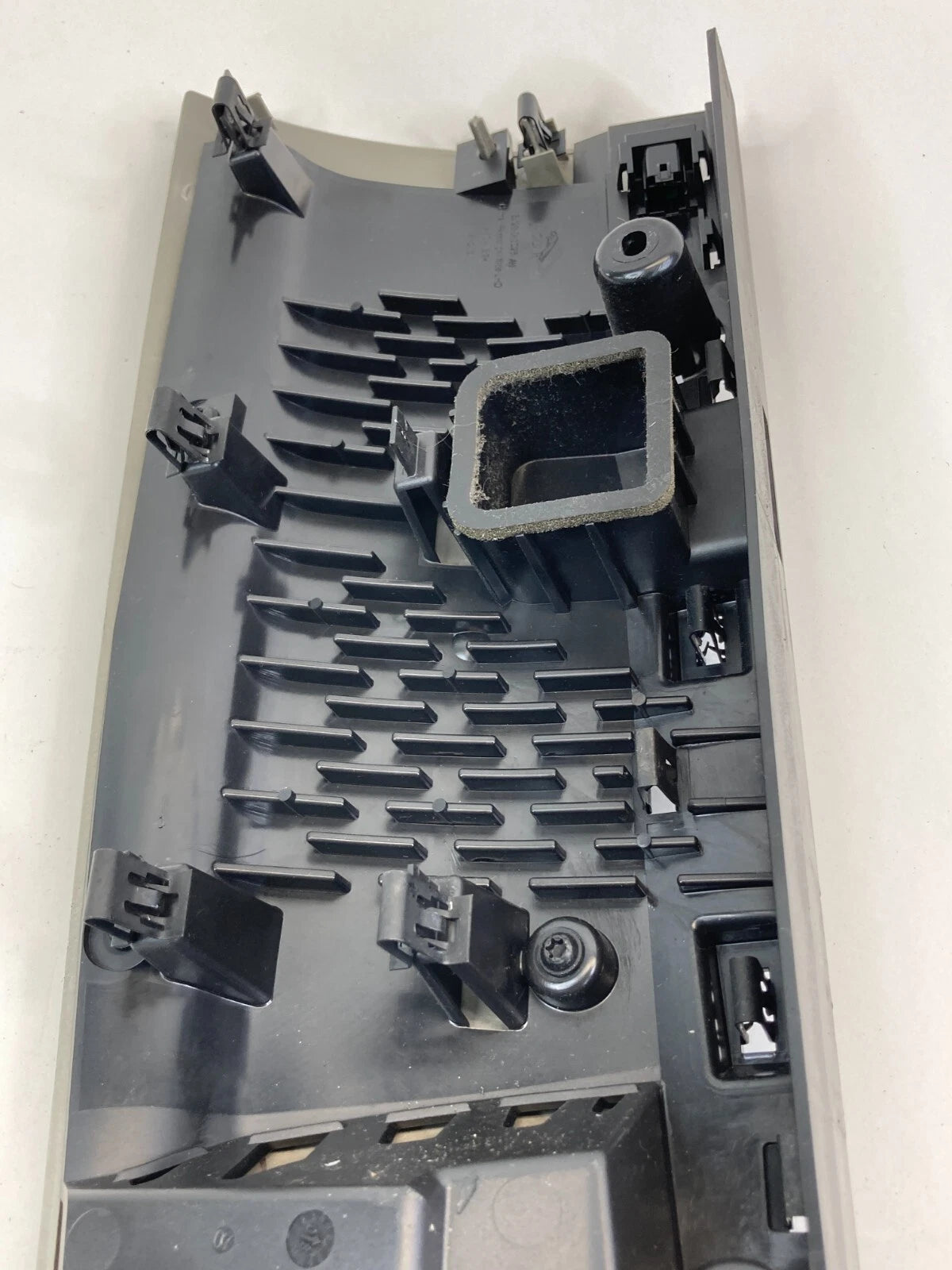 09-15 JAGUAR XF RIGHT PASSENGER DASH PANEL BEZEL AC AIR VENT 8X23043C26AH