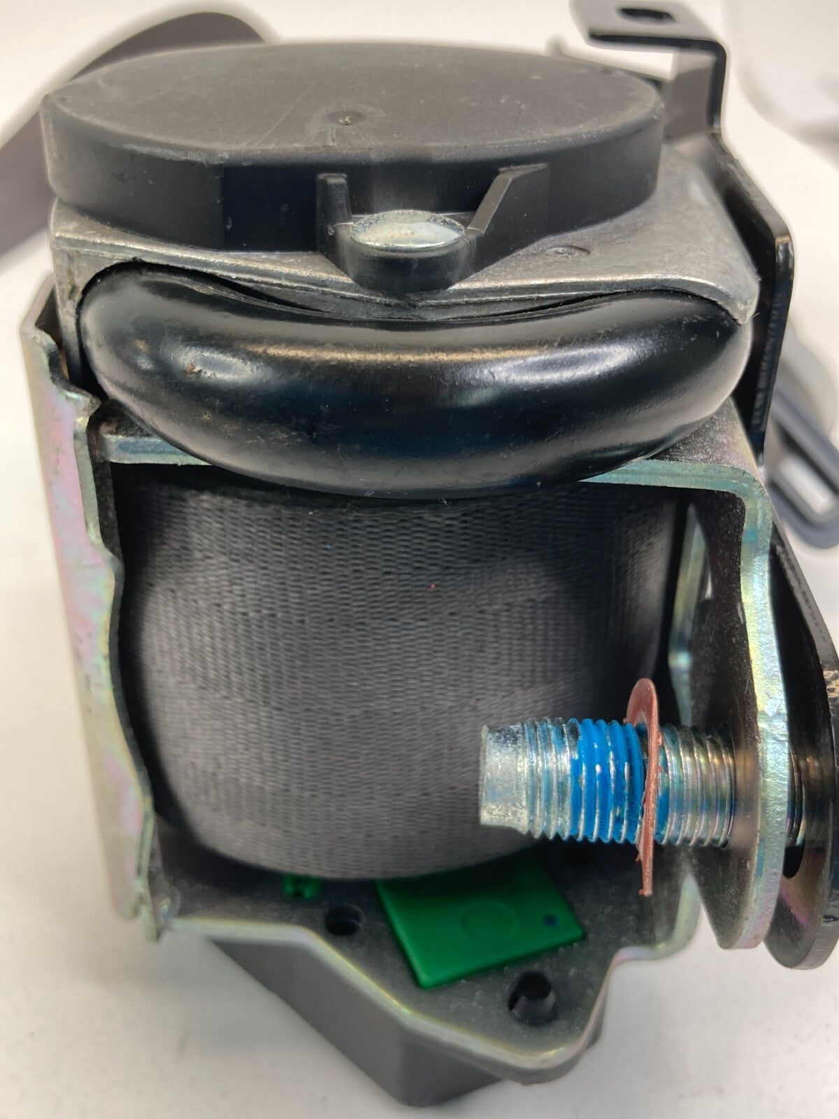 2006-2011 Kia Rio Rio5 Front Right Passenger Side Seat Belt Retractor Assembly