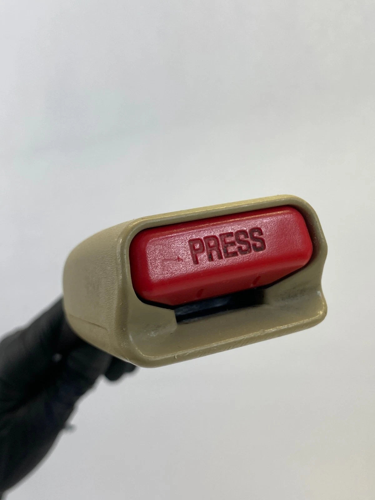 08-11 HONDA ACCORD SEDAN DRIVER LEFT FRONT SEAT BELT BUCKLE RECEPTACLE IVORY OEM