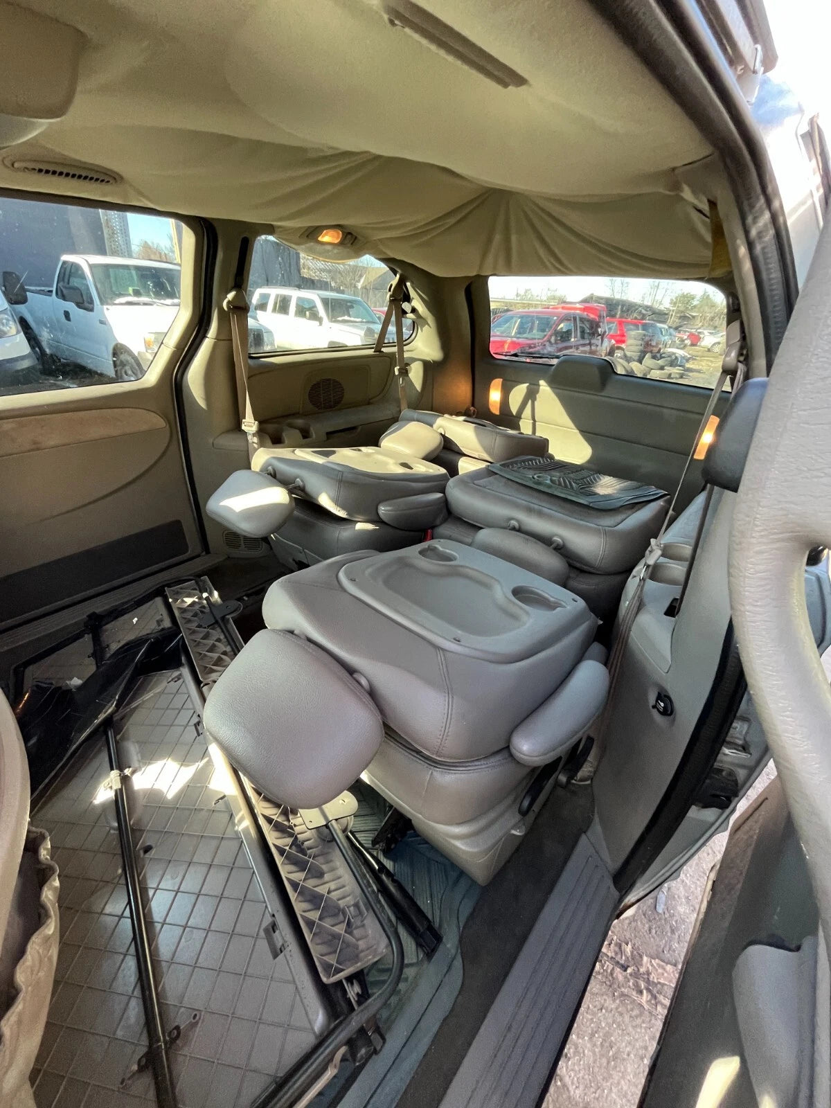 01-03 CHRYSLER TOWN & COUNTRY FRONT PASSENGER SEAT ARMREST FITS HIGH BACK SEAT