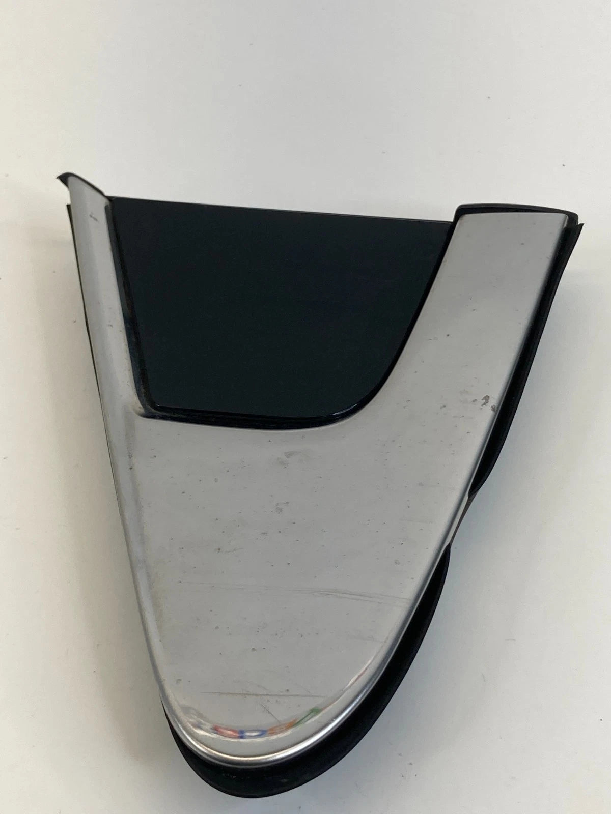 10-19 FORD TAURUS INTERCEPTOR REAR LEFT SIDE QUARTER PANEL CORNER TRIM MOLDING