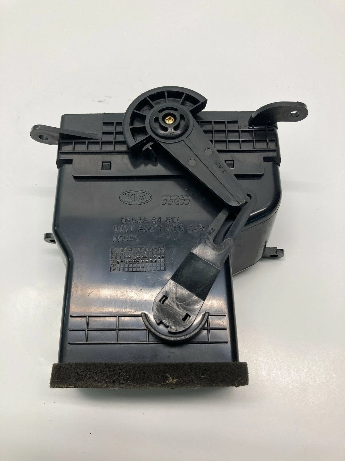 2002-2005 KIA SEDONA LEFT SIDE AC HEATER AIR VENT OUTLET GRILL OK53A-6481X OEM