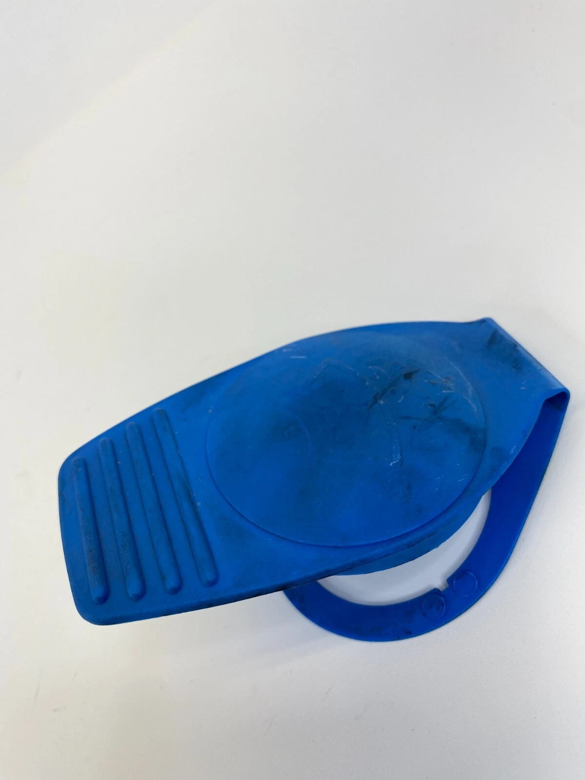 1996-2016 AUDI A4 QUATTRO 95-18 A6 QUATTRO WINDSHIELD WIPER WASHER RESERVOIR CAP
