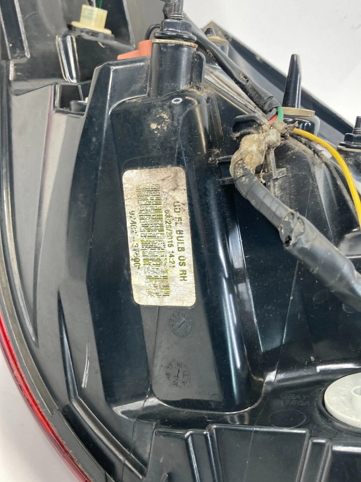 14-16 HYUNDAI ELANTRA RIGHT PASSENGER TAILLIGHT TAIL LAMP OUTER 92402-3Y500 US