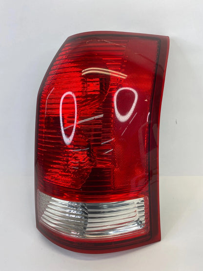2002-2007 SATURN VUE REAR RIGHT PASSENGER TAIL LIGHT TAILLIGHT TAILLAMP 15851056