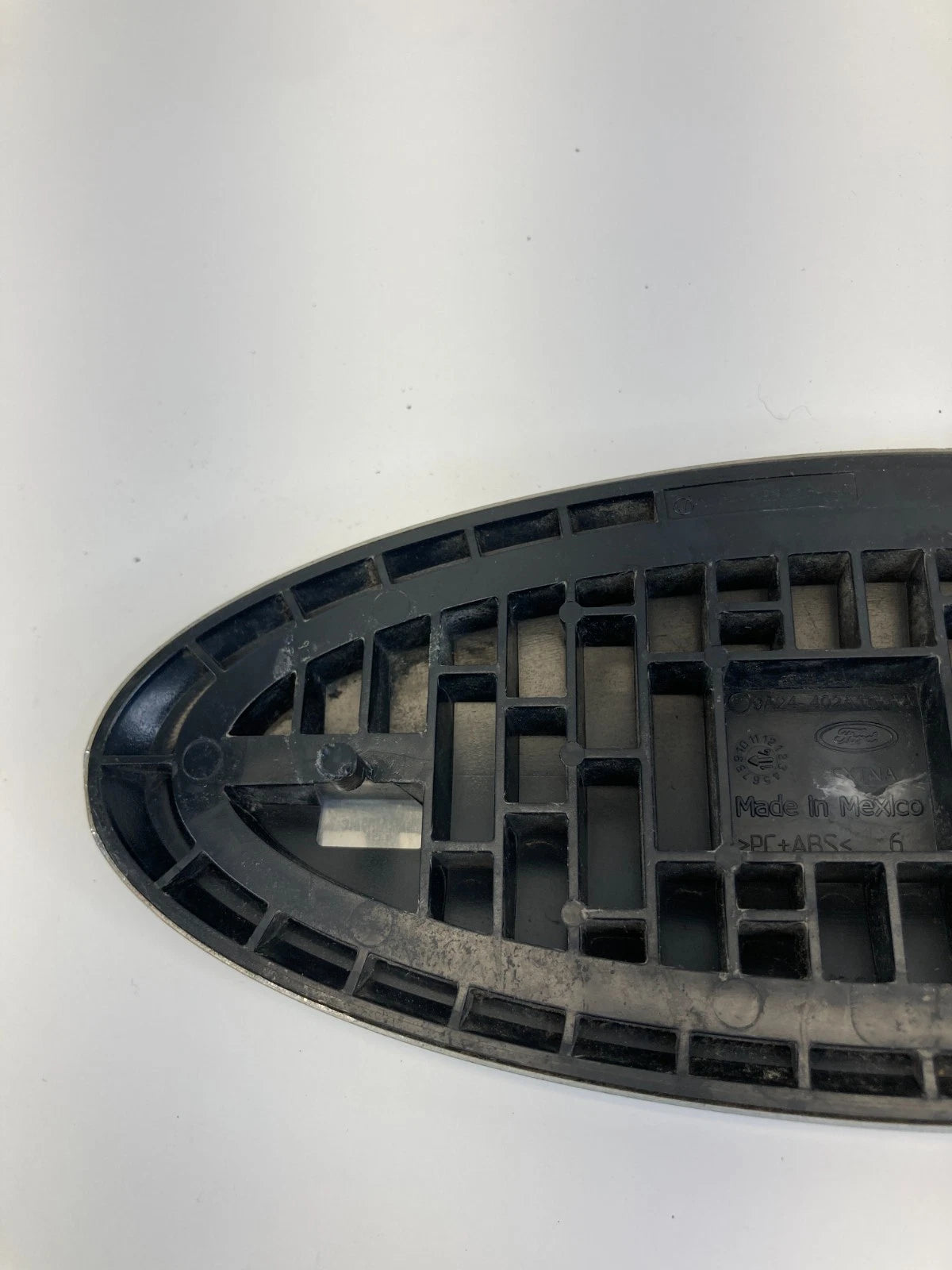 2013-2015 FORD EXPLORER INTERCEPTOR UTILITY REAR TRUNK TAILGATE LOGO EMBLEM OEM