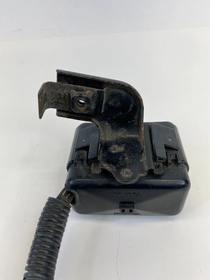2004 04 TOYOTA RAV4 2.4L AT FRONT SMALL FUSE POWER RELAY BOX FUSEBOX BLOCK OEM