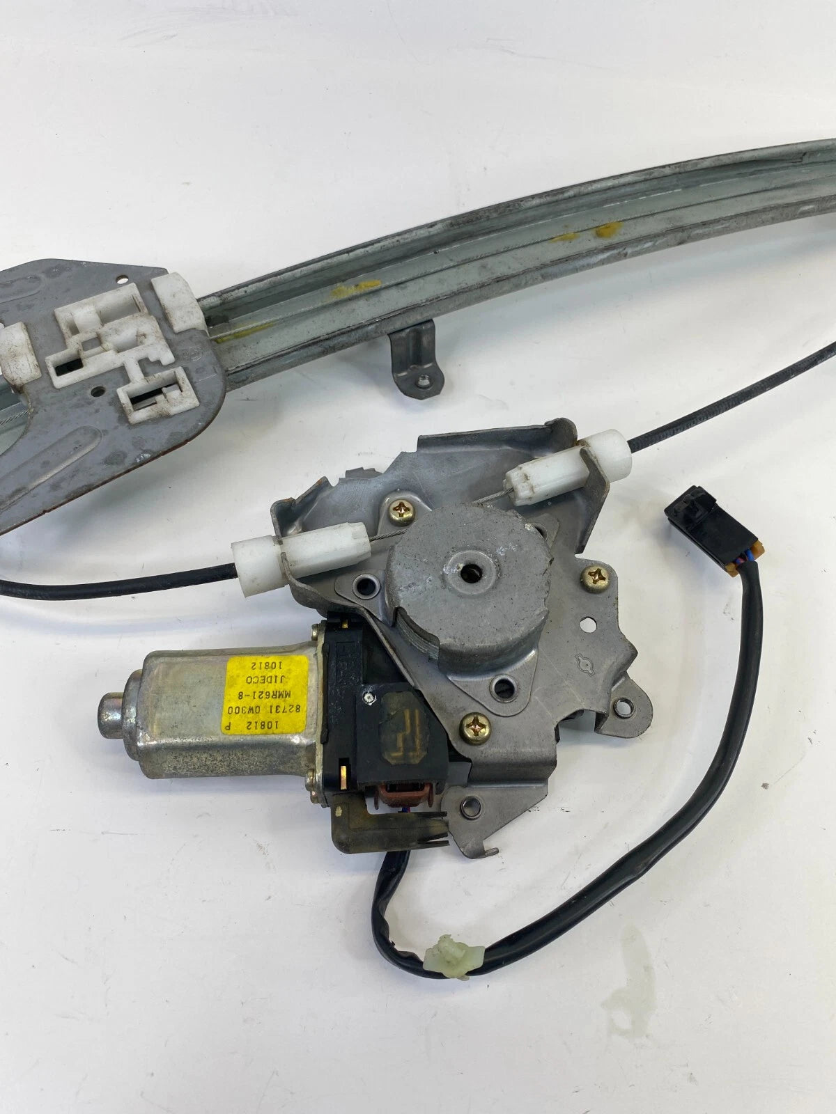 2001-2004 NISSAN PATHFINDER REAR LEFT SIDE DOOR WINDOW REGULATOR W/ MOTOR OEM
