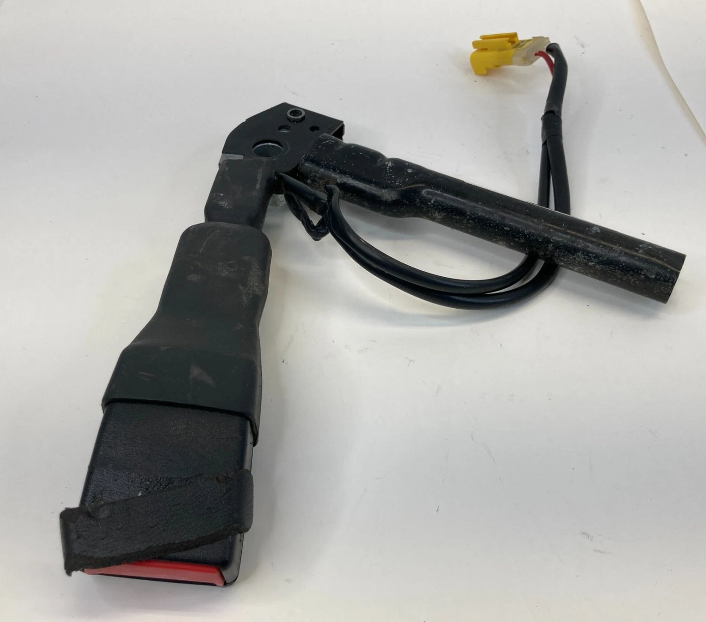 2008-2012 JEEP LIBERTY FRONT RIGHT PASSENGER SEAT BELT BUCKLE RECEPTACLE OEM