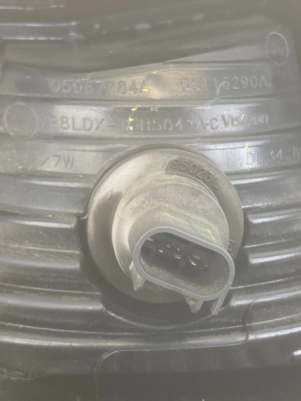 2009-2020 DODGE JOURNEY REAR RIGHT OUTER TAIL LIGHT TAILLIGHT LAMP 05067784A OEM