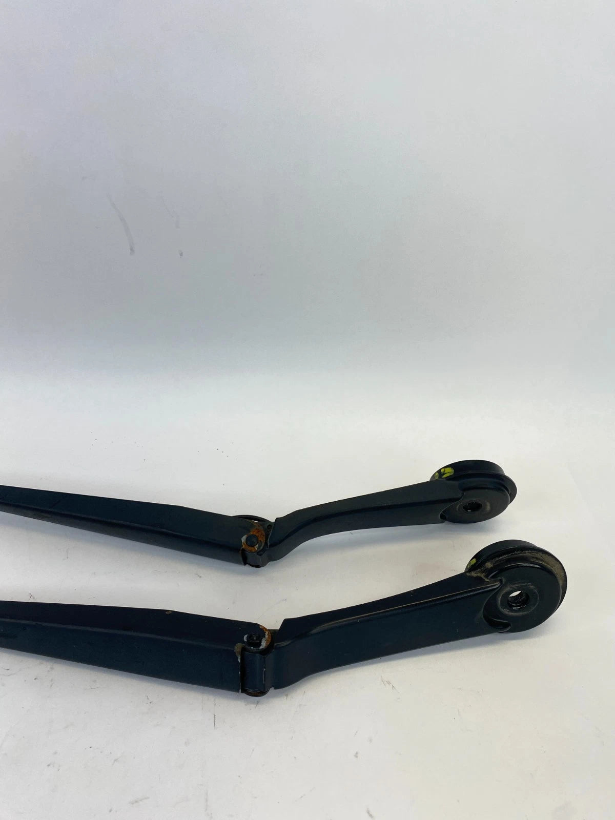 2012-2018 FORD FOCUS FRONT LEFT & RIGHT WINDSHIELD WIPER ARMS PAIR SET OEM