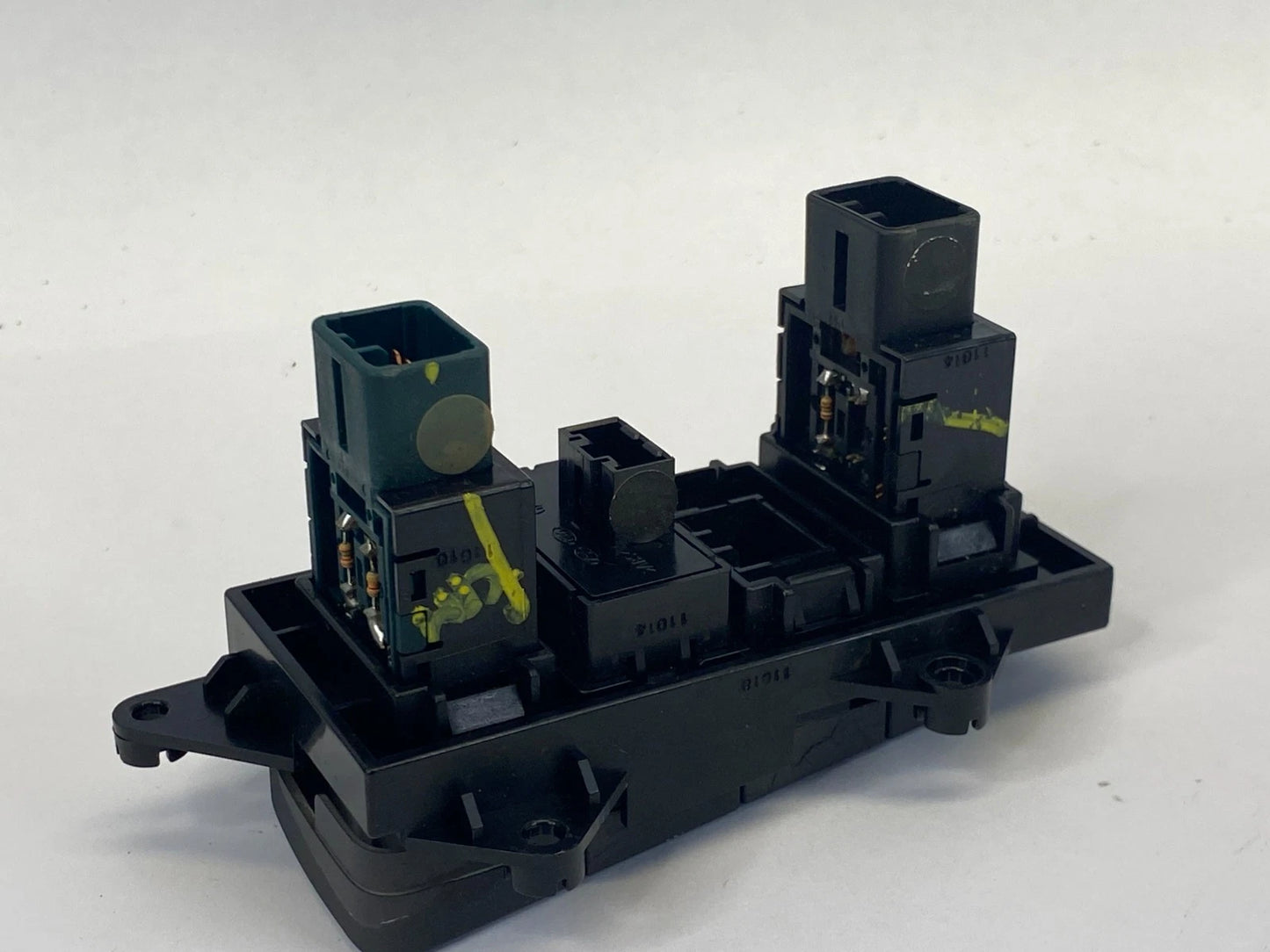 11-16 HYUNDAI ELANTRA LEFT DASH ACTIVE ECO DIMMER TRACTION CONTROL SWITCH OEM