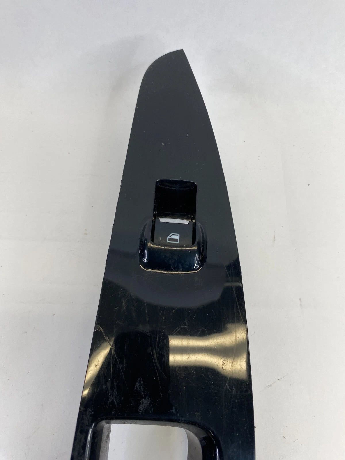 2013-2020 FORD FUSION REAR RIGHT DOOR WINDOW SWITCH BEZEL TRIM OEM DS73-14A567-B