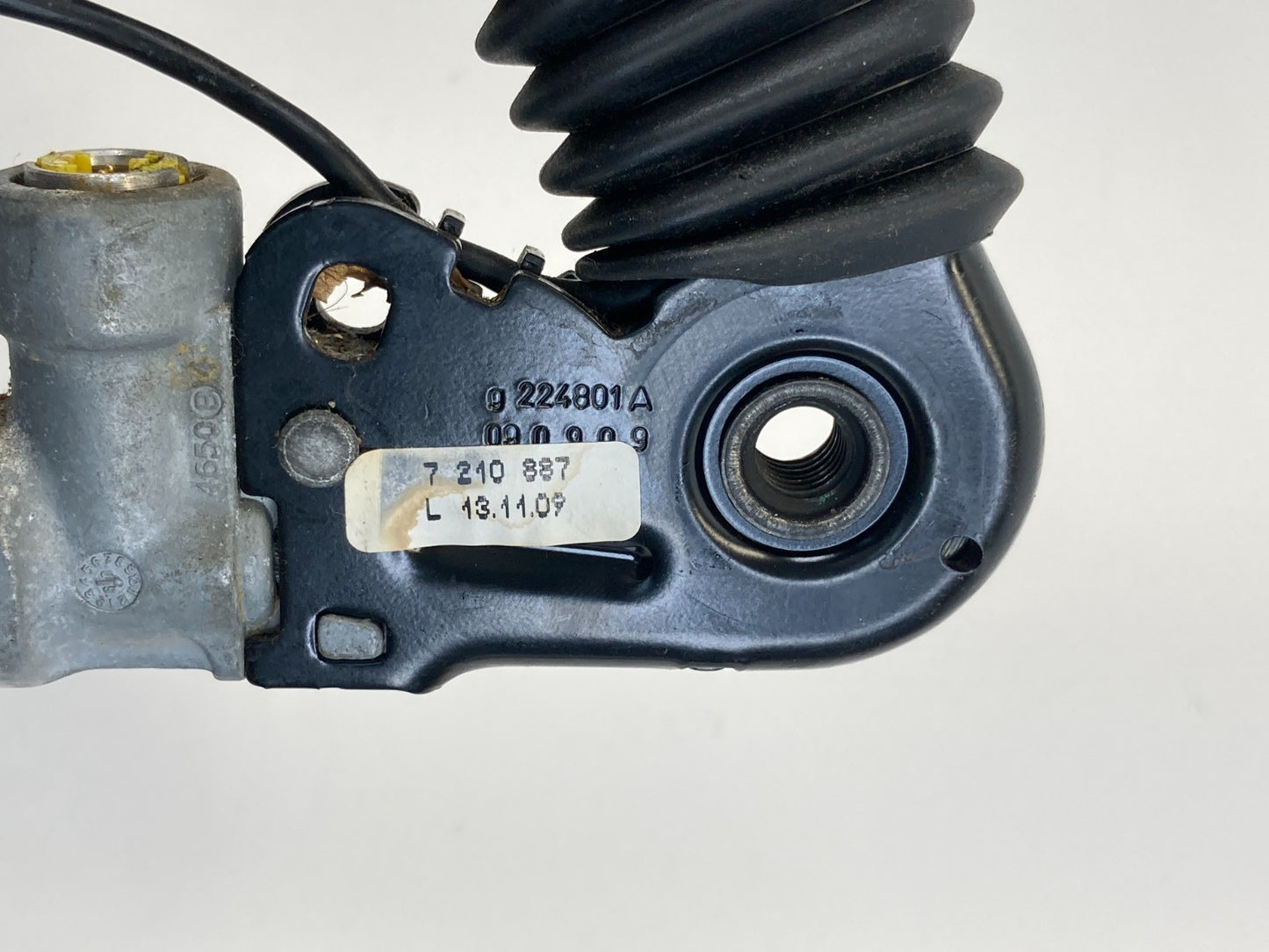 2009 2010 BMW 535i xDrive Front Left Side Seat Belt Buckle Pretensioner OEM