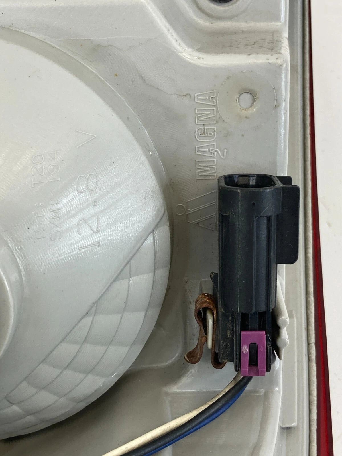 2008-2012 BUICK ENCLAVE REAR RIGHT OUTER TAILLIGHT TAIL LAMP 25954942 OEM