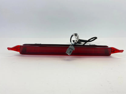 2007-2012 GMC ACADIA REAR CENTER HIGH MOUNT 3RD THIRD BRAKE LIGHT LAMP 15245495