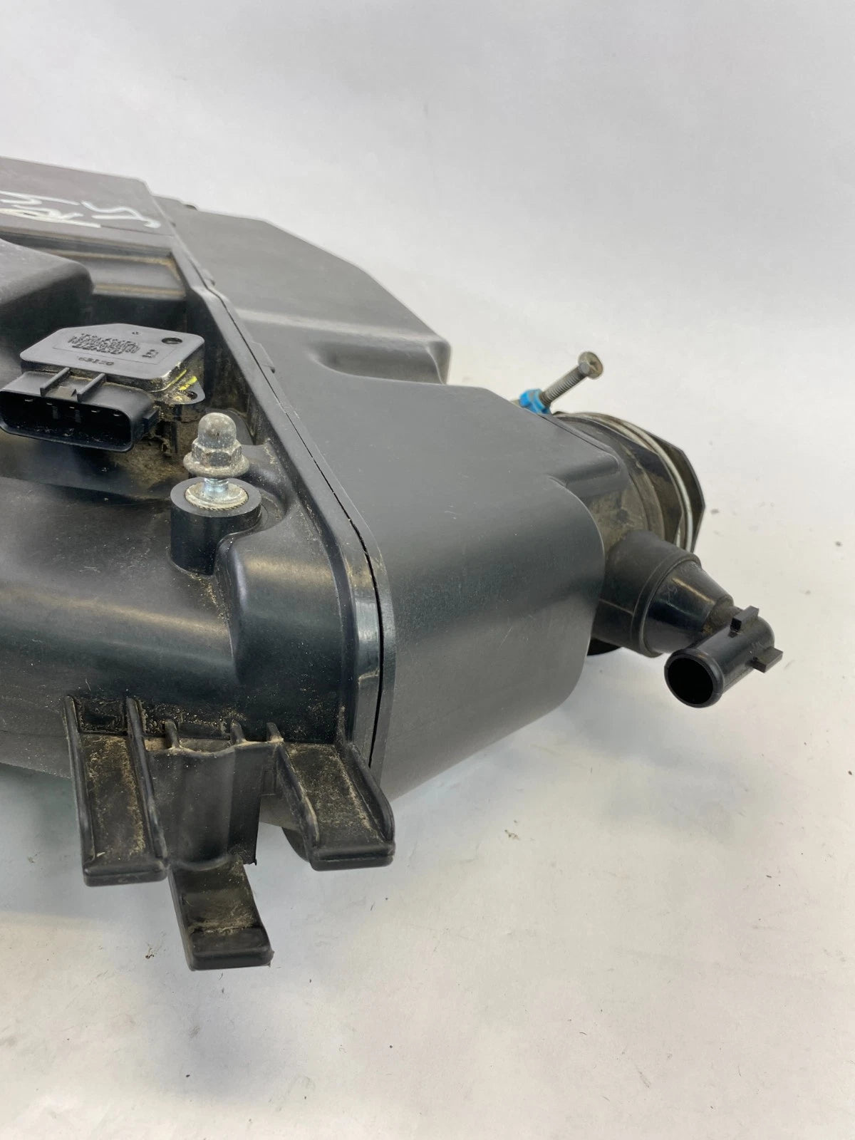2005-2010 TOYOTA TUNDRA 4.0L V6 AIR CLEANER FILTER BOX WITH MAF AIR FLOW SENSOR