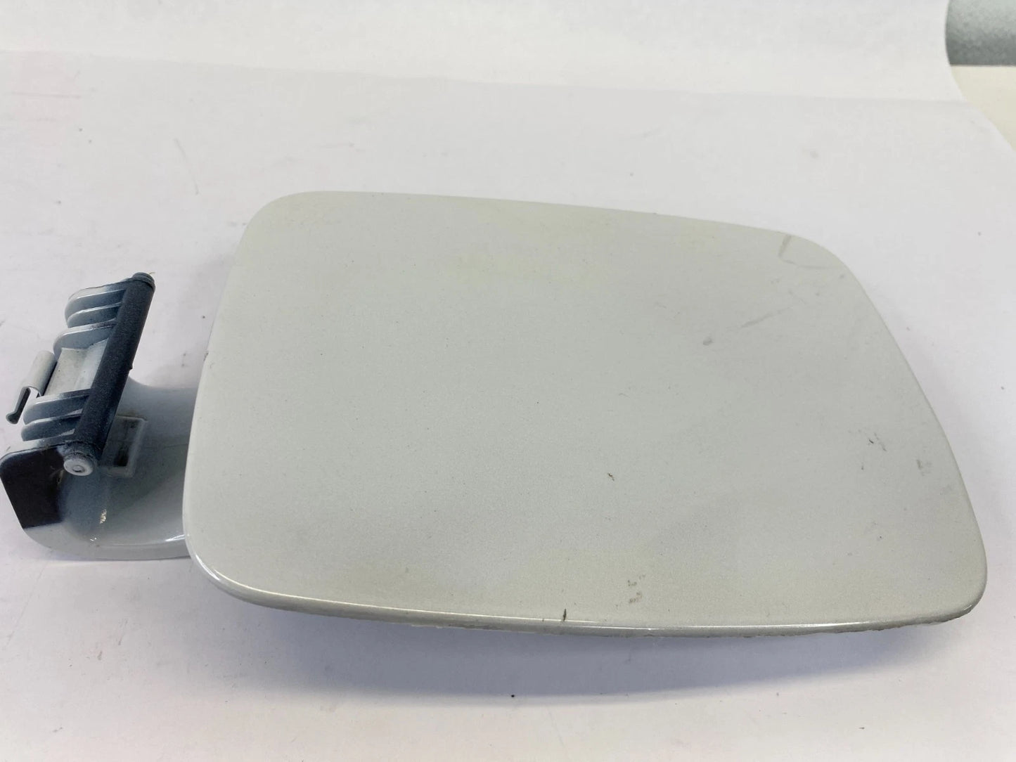 2011-2015 HYUNDAI SONATA FUEL GAS FILLER DOOR COVER 69510-3S000 OEM