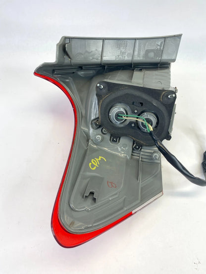 2009-2012 TOYOTA VENZA REAR RIGHT PASSENGER OUTER TAILLIGHT TAIL LIGHT LAMP OEM