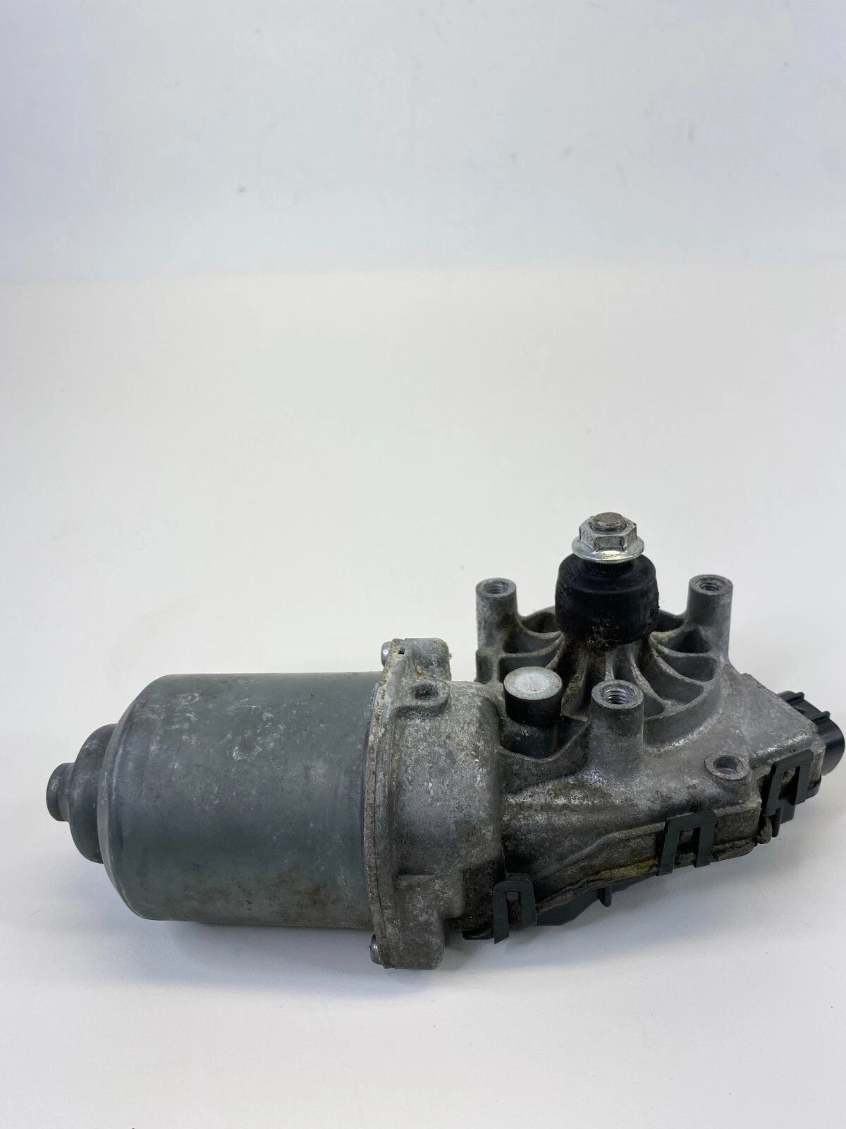 2013-2015 CHEVROLET MALIBU FRONT WINDSHIELD WIPER MOTOR ASSEMBLY OEM 13240560