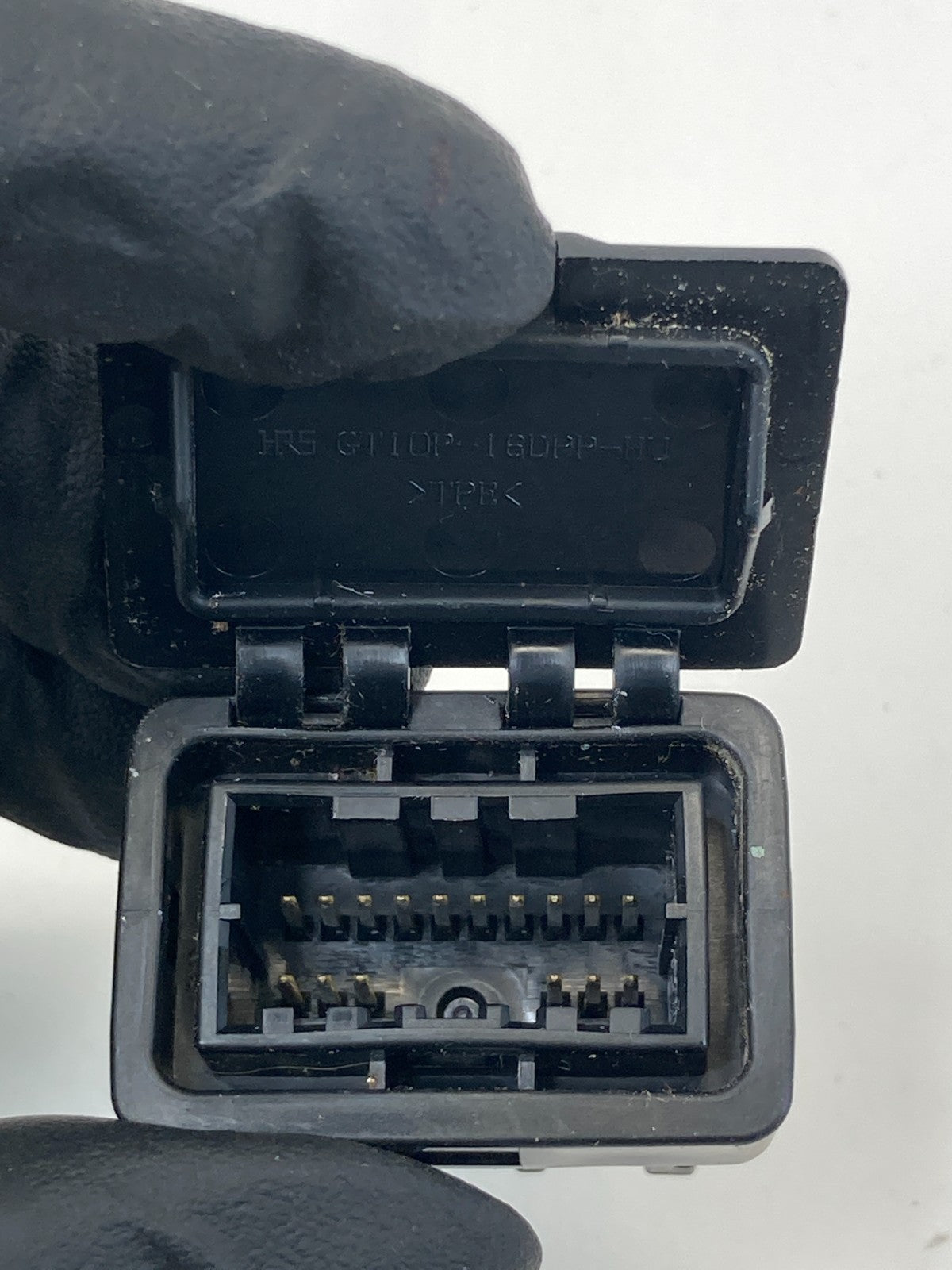 2007-2010 Scion tC Center Console Ipod AUX Jack Inpunt Assembly 86190-12030