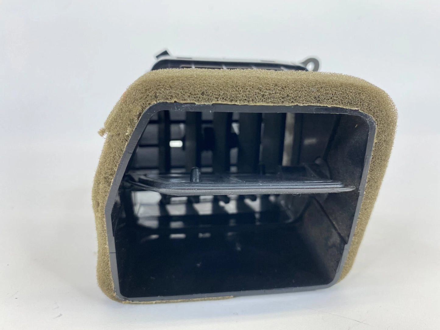 2000-2006 HYUNDAI ELANTRA FRONT LEFT DRIVER SIDE DASH OUTER AIR VENT GRILLE OEM