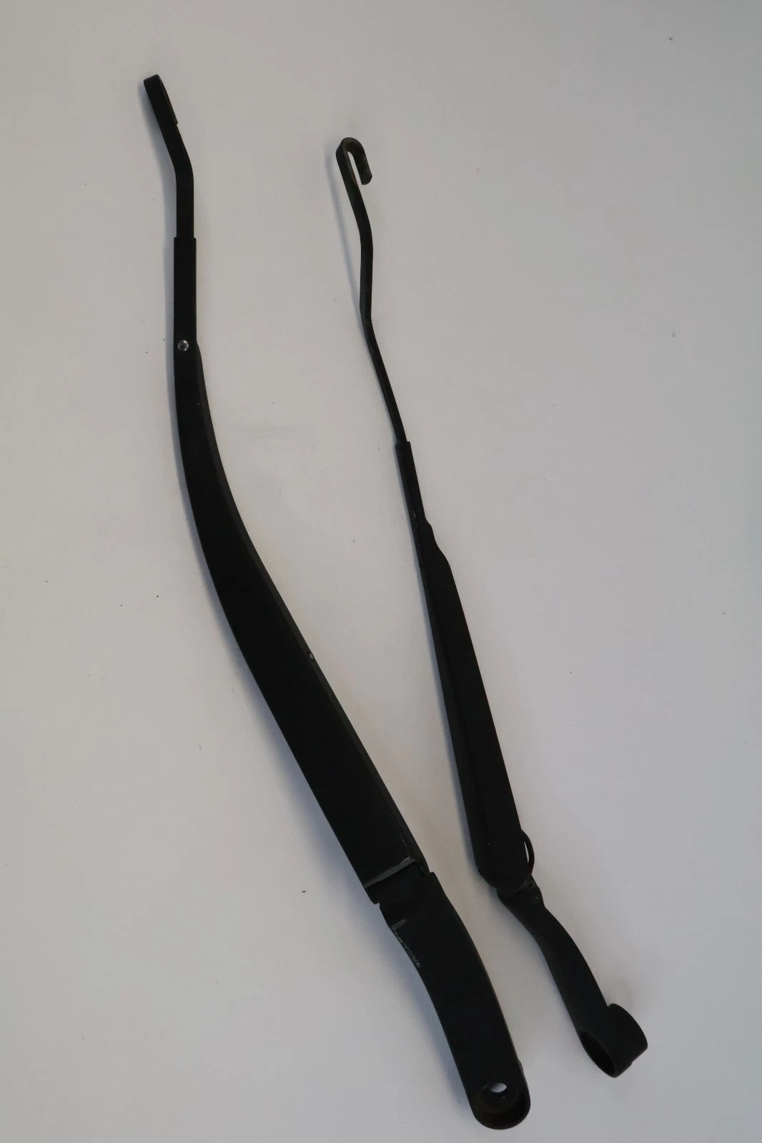 2010-2013 KIA SOUL FRONT WINDSHIELD WIPER ARMS DRIVER PASSENGER PAIR SET OEM