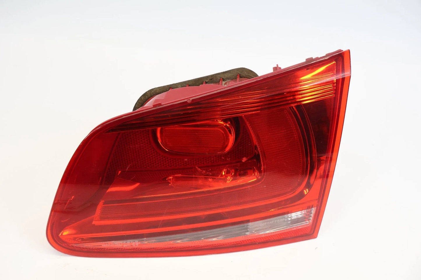 2011-2014 VW VOLKSWAGEN TOUAREG RIGHT TRUNK INNER TAILLIGHT 7P6-945-094-C OEM