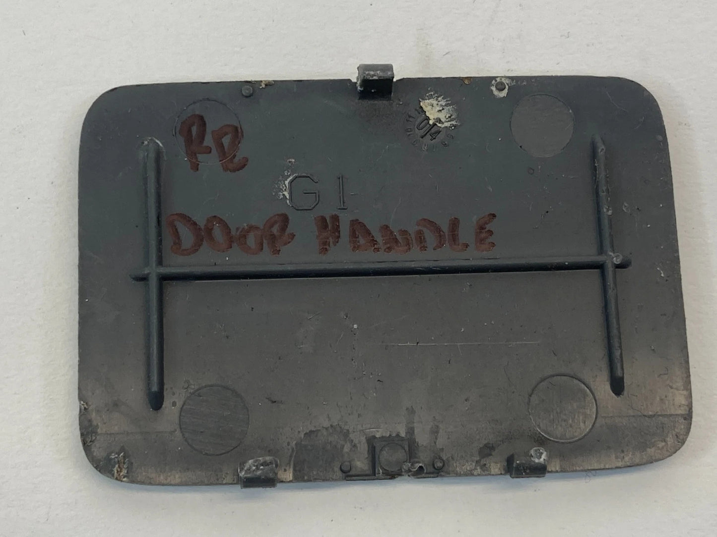 2003 04 2005 HONDA PILOT REAR RIGHT SIDE INNER DOOR HANDLE SCREW BEZEL TRIM CAP