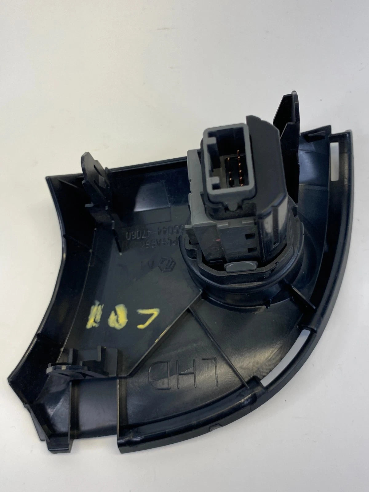 10-15 TOYOTA PRIUS PUSH START STOP IGNITION SWITCH BEZEL KEYLESS OEM 55044-47060