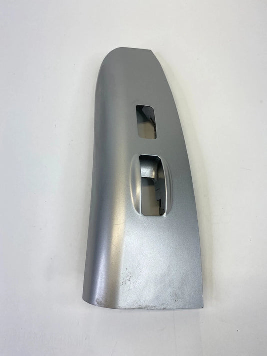 2005-2010 KIA SPORTAGE FRONT RIGHT SIDE DOOR WINDOW SWITCH BEZEL 93575-1F000 OEM