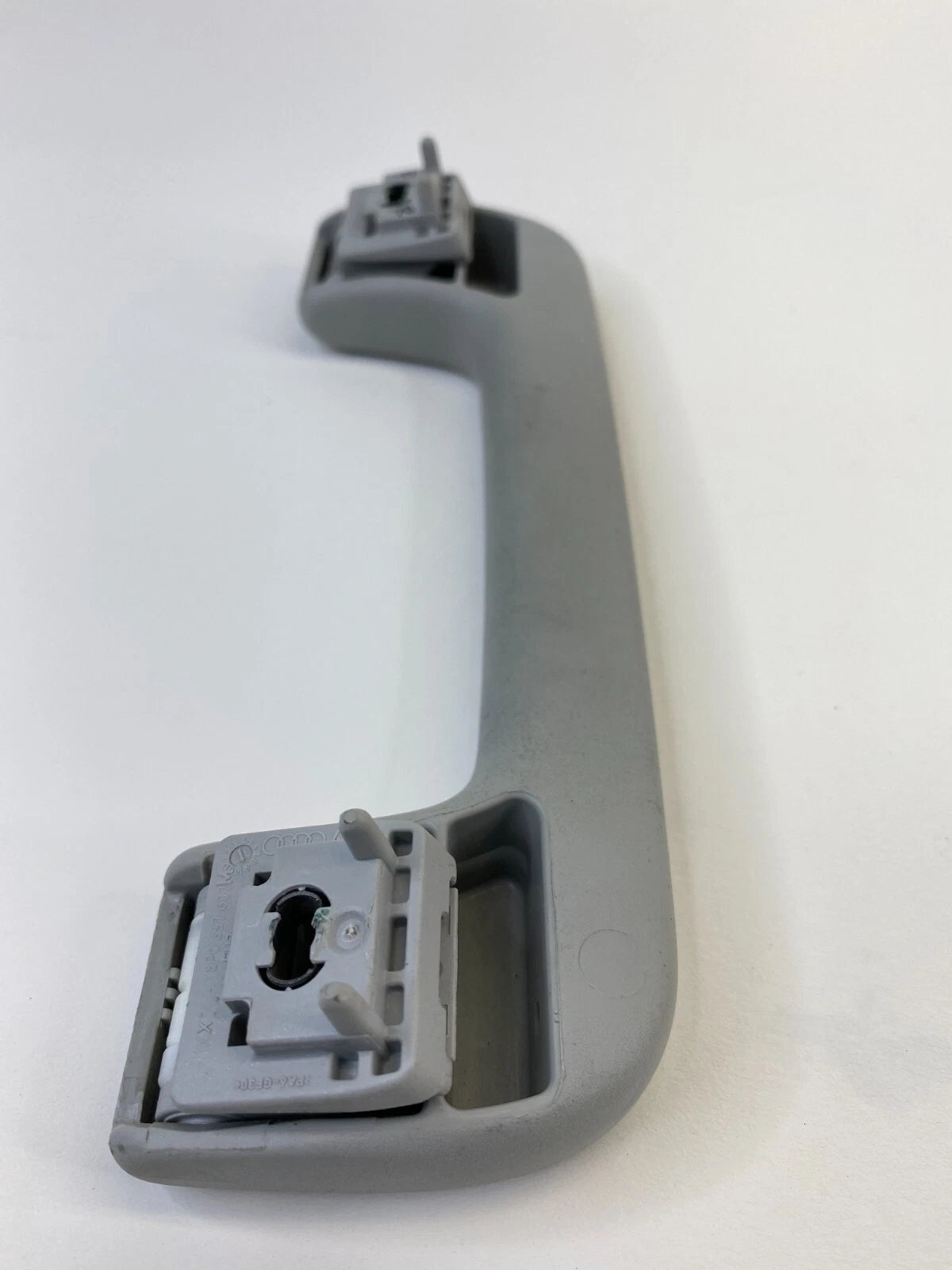 06-13 AUDI A3 FRONT RIGHT ROOF INTERIOR GRAB GRIP ASSIST HANDLE 8P0-857-607-M