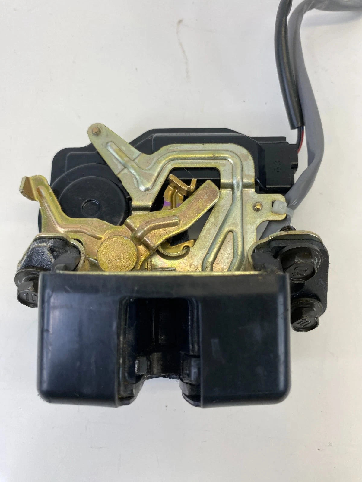 2004-2010 TOYOTA SIENNA MANUAL LIFTGATE LATCH LOCK ACTUATOR HATCH RELEASE OEM