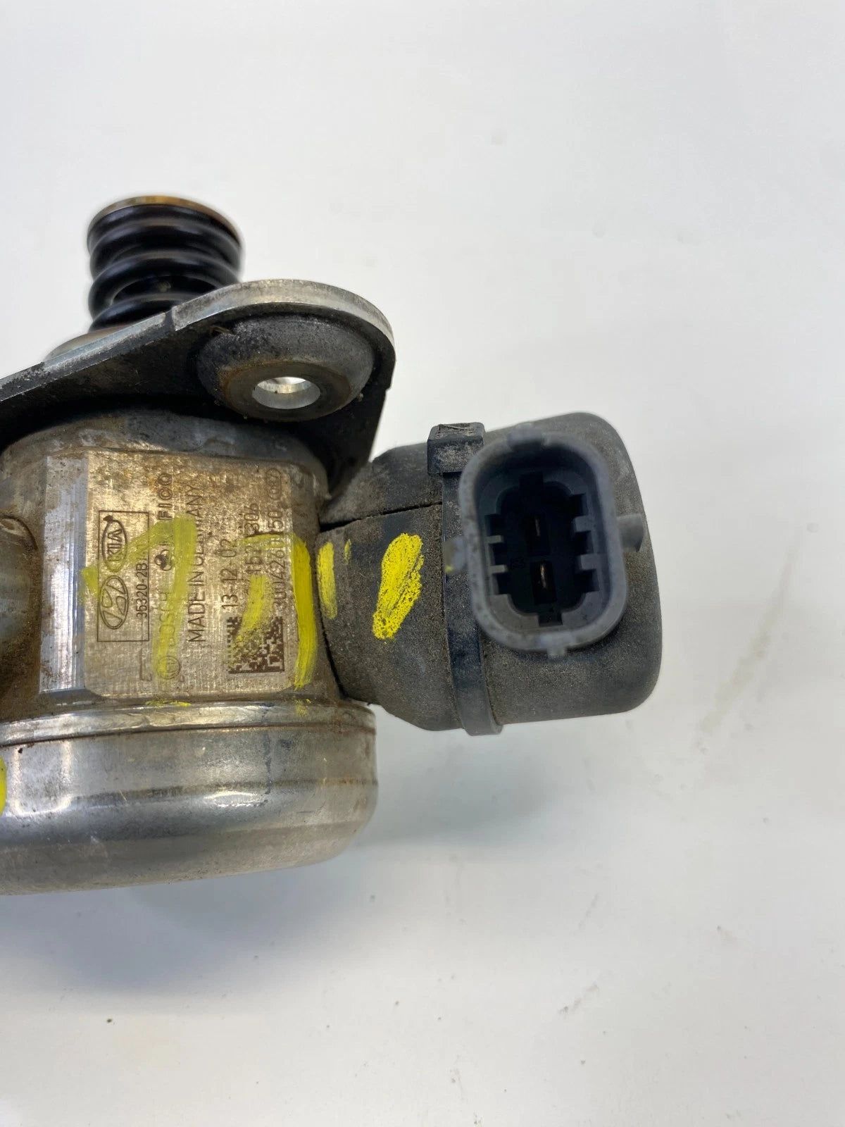 2013 2014 HYUNDAI ACCENT 1.6L ENGINE HIGH PRESSURE FUEL PUMP 35320-2B140 OEM