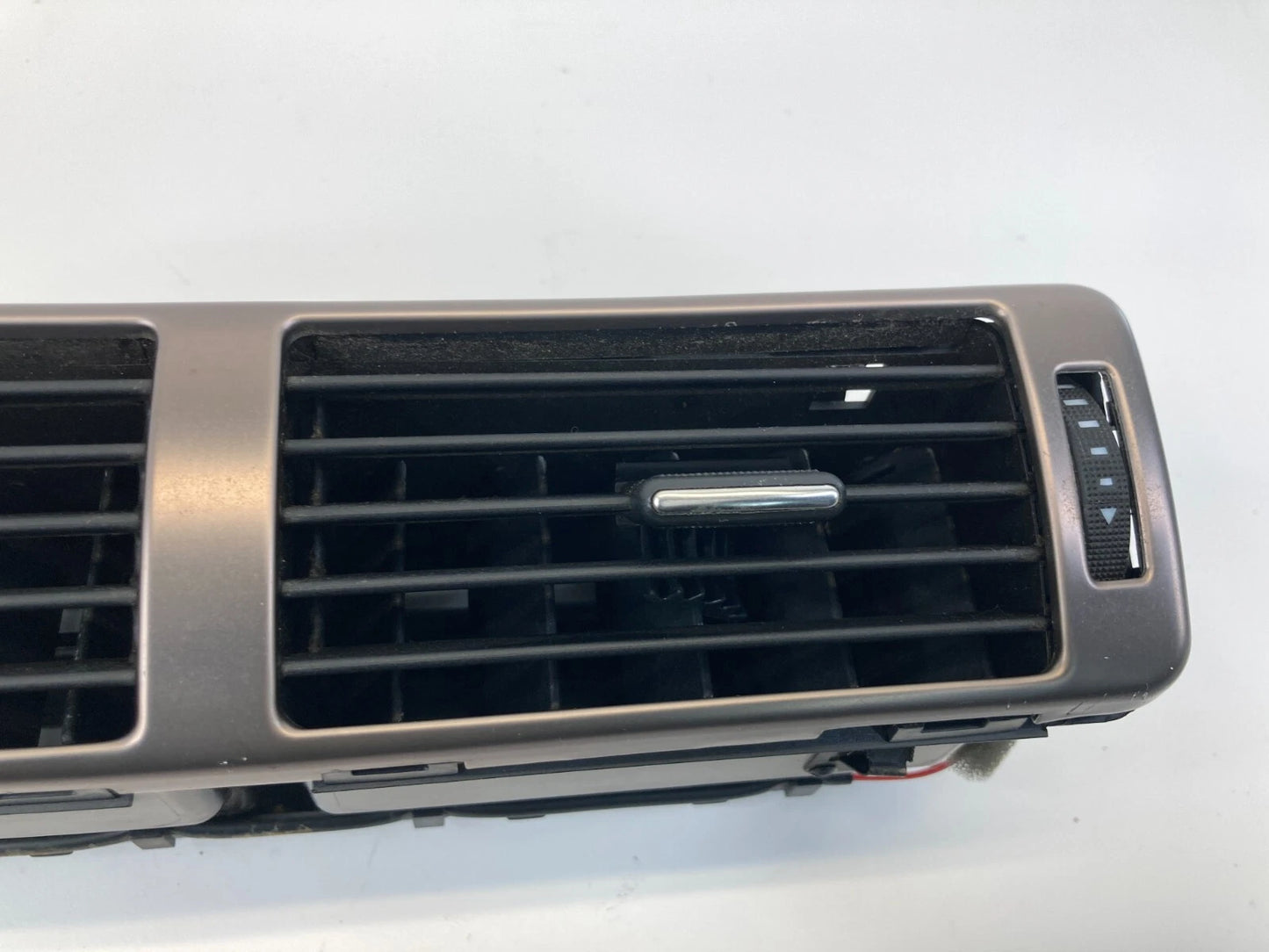 1998-2001 AUDI A6 A6 QUATTRO CENTER DASH A/C AIR VENT OUTLET GRILLE 4B1-820-951