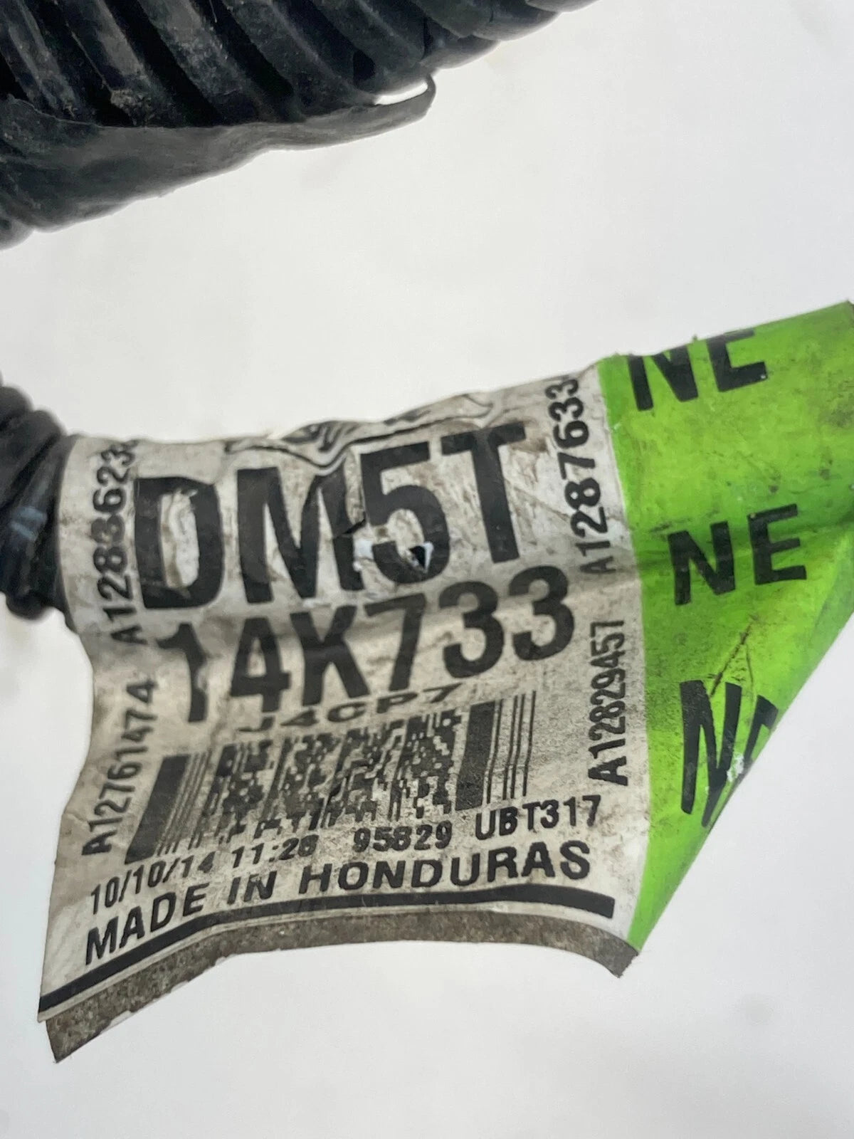 2013 2014 FORD FOCUS 2.0L L4 ENGINE COMPARTMENT JUNCTION FUSE BOX AV6T-14A142-AB