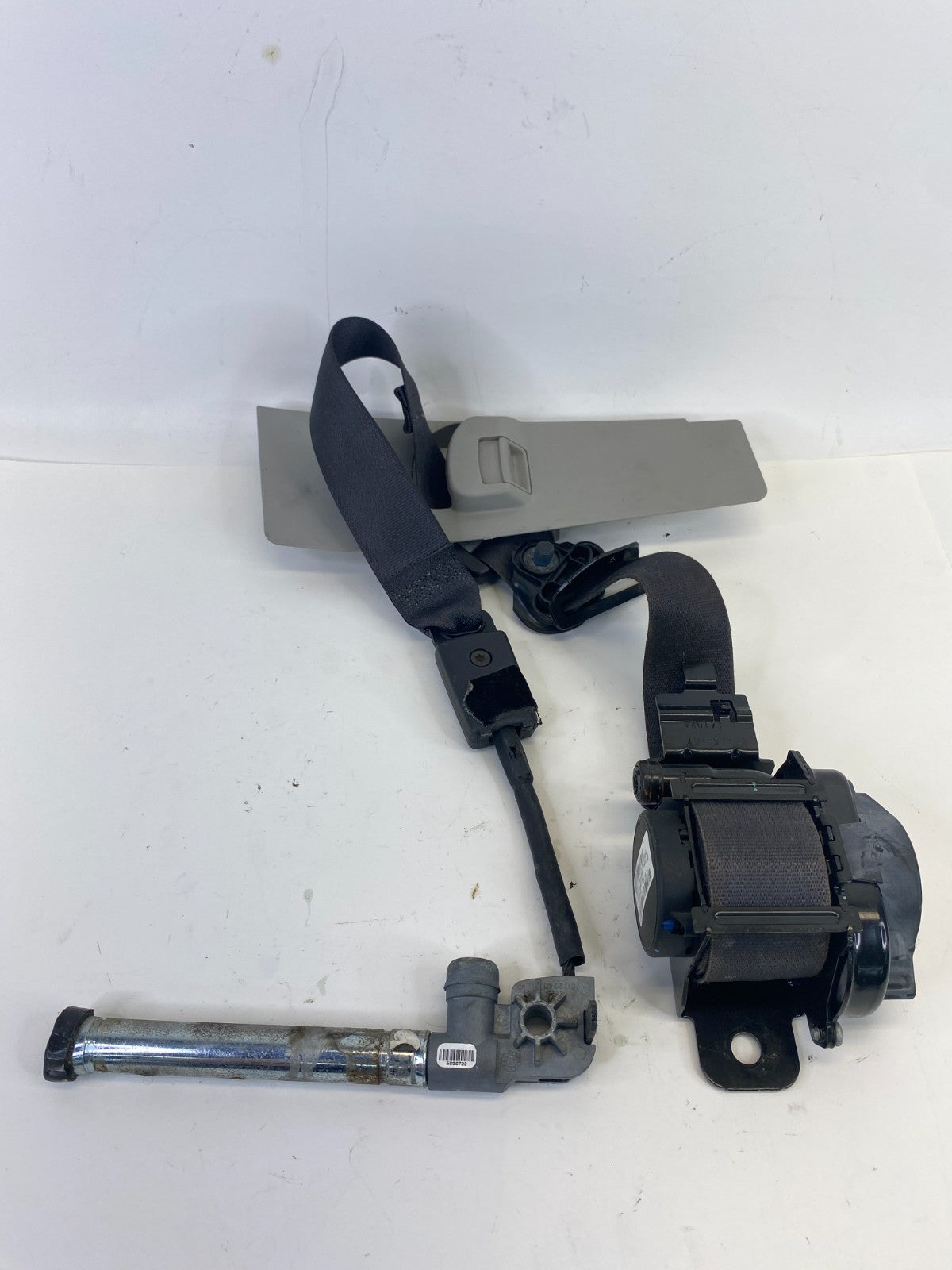 11-15 Buick Enclave Front Right Passenger Side Seat Belt Retractor Assy 15903263