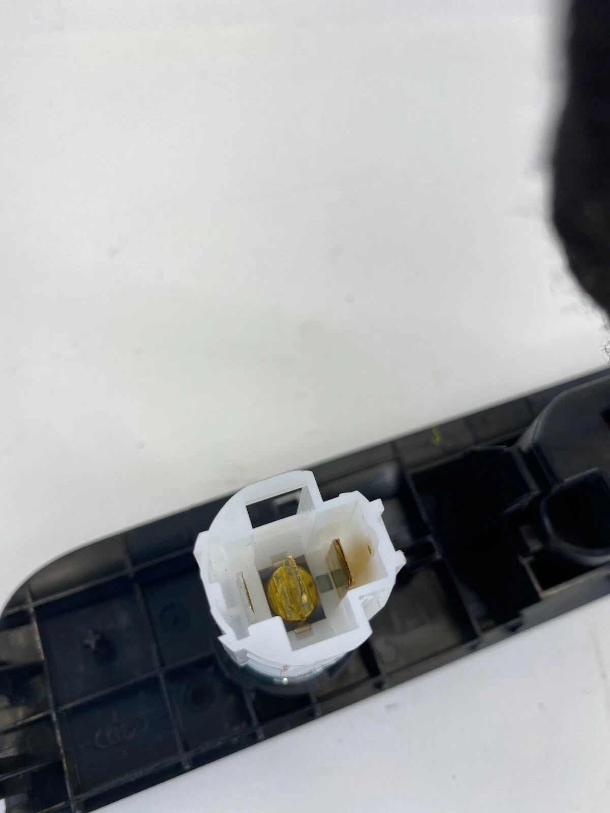 2011-2017 VW TOUAREG 115V AC POWER INVERTER MODULE WITH HARNESS PANEL OEM