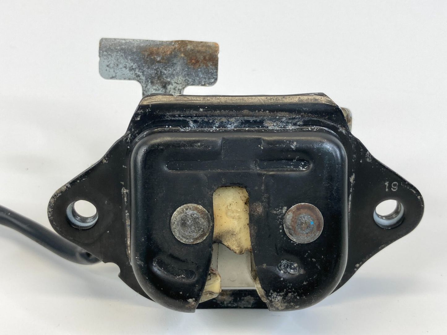 1996-2002 Nissan Pathfinder Rear Door Tailgate Trunk Lock Latch Assembly OEM