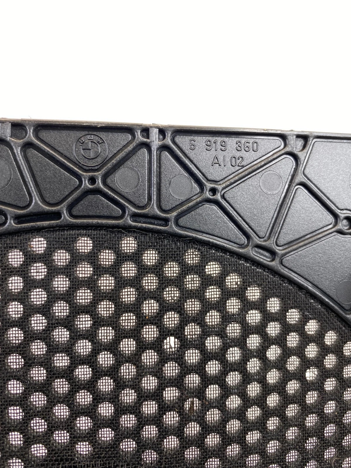 04-07 BMW 530I 525I RIGHT DOOR SUBWOOFER SPEAKER COVER TRIM GRILLE BEZEL 6919360
