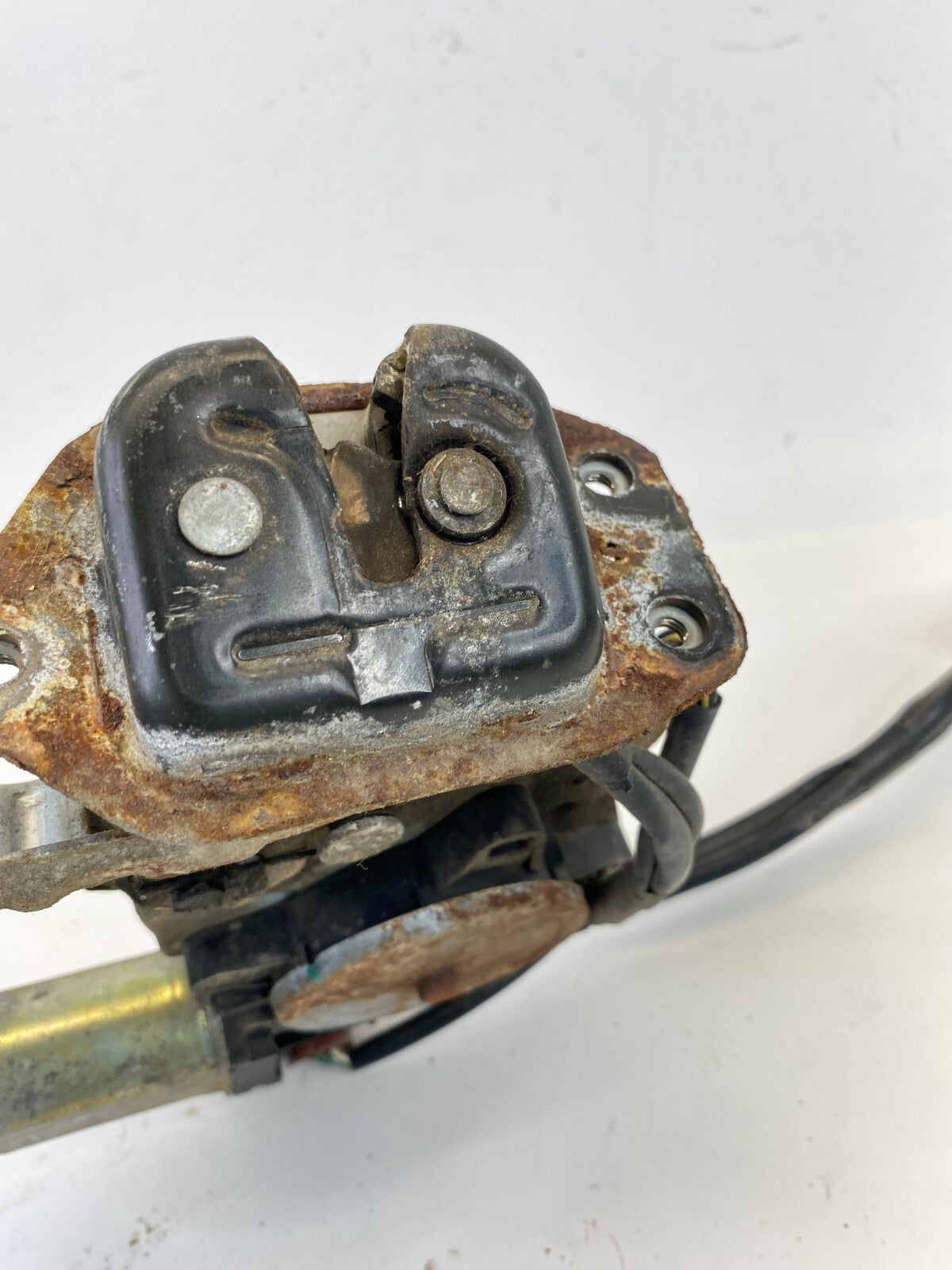 2005-2015 Nissan Armada Rear Trunk Liftgate Lock Latch Actuator 905520-AQ000 OEM