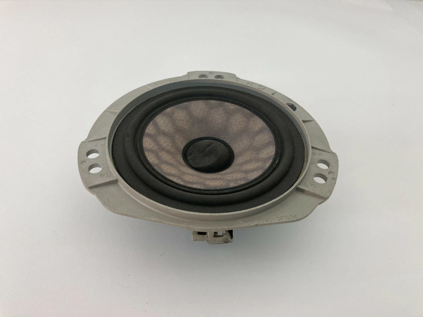 2004-2006 SUBARU IMPREZA OUTBACK WAGON REAR RIGHT SIDE DOOR SPEAKER 86301FE080