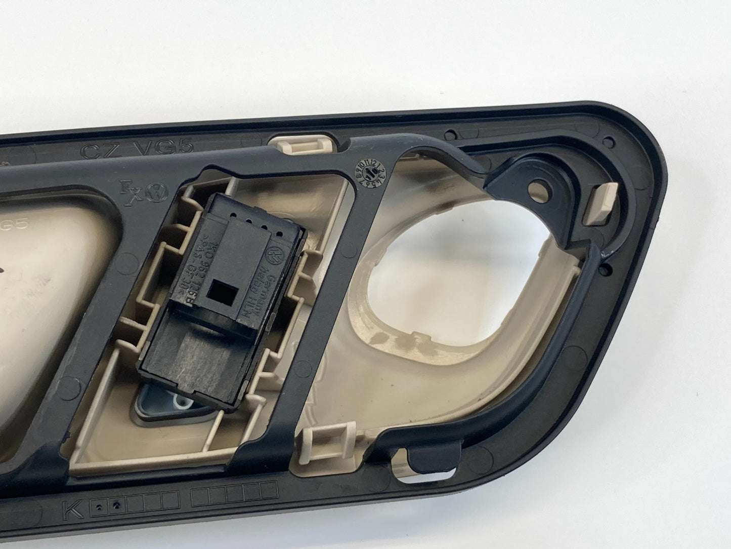 2009-2012 Volkswagen CC Rear Right Side Interior Door Handle 3C8-837-114 OEM