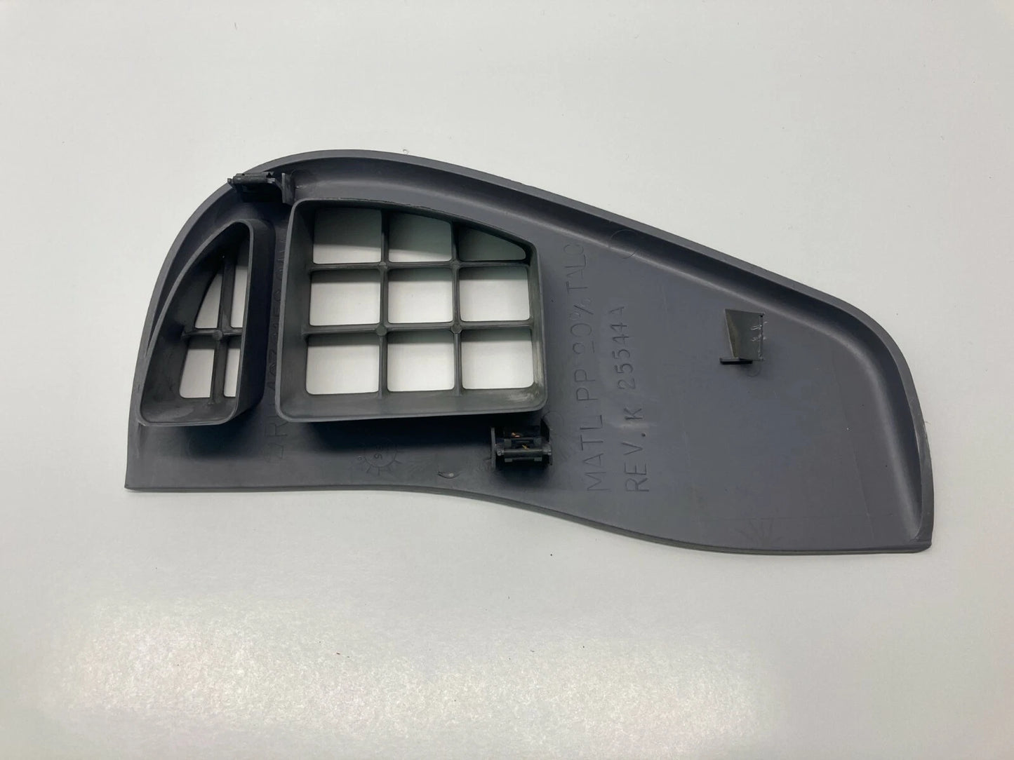1996-2000 PLYMOUTH CHRYSLER GRAND VOYAGER CARAVAN DASH RIGHT RH END VENT COVER