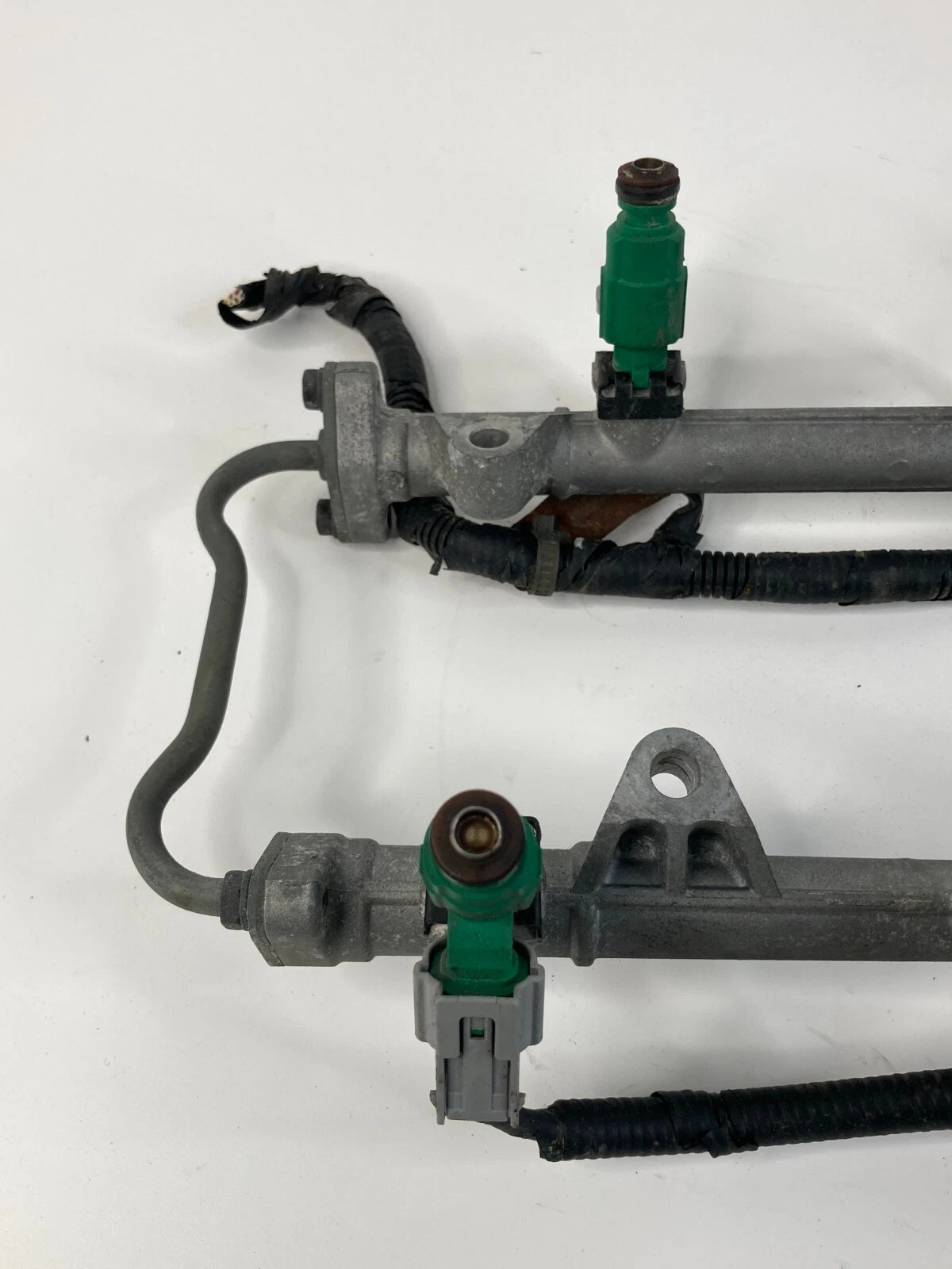 2002-2005 HYUNDAI SONATA 2.7L V6 FUEL INJECTORS WITH DELIVERY RAIL SET OEM